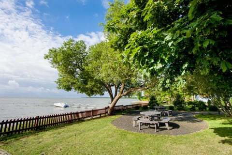 BBQ facilities, Lake view