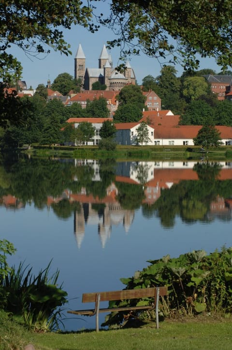 City view, Garden view, Lake view, Landmark view, Area and facilities