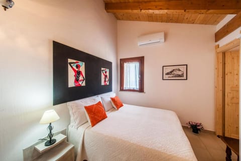 La Casa di Mannazzotta 2 Bed and Breakfast in Castelsardo
