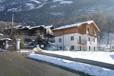 Property building, Neighbourhood, Winter