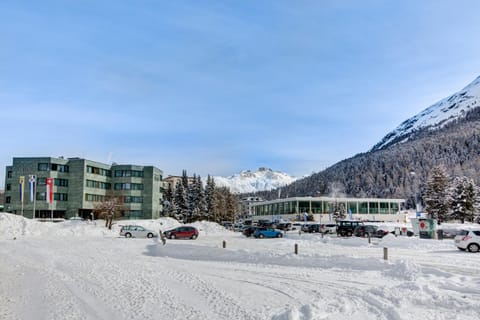 Facade/entrance, Winter, Fitness centre/facilities, Mountain view, Swimming pool