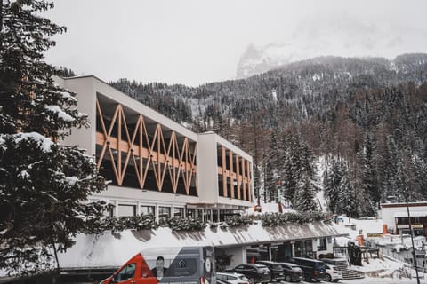 Property building, Winter, Mountain view