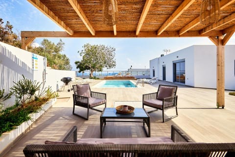 Day, Natural landscape, Seating area, Pool view, Swimming pool