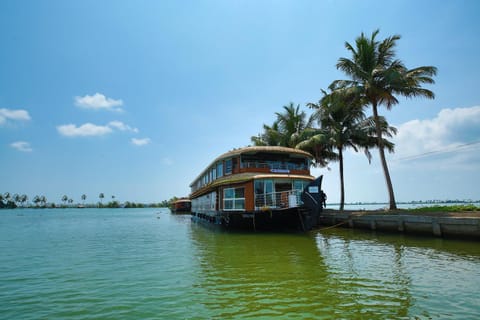 Southern Panorama Houseboats Docked boat in Alappuzha