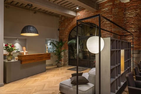 Lobby or reception, Lobby or reception