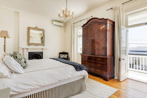 Bed, Photo of the whole room, Bedroom, air conditioner