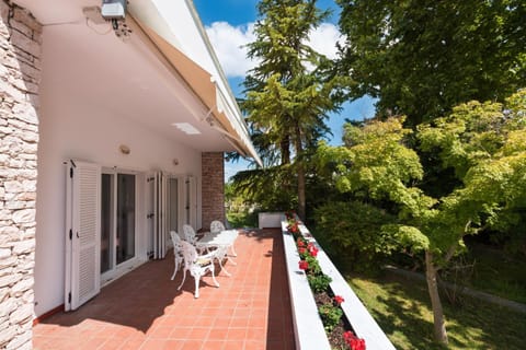 Balcony/Terrace, Garden view