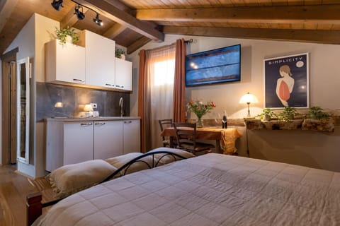 TV and multimedia, Kitchen or kitchenette