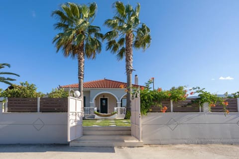 Property building, Day, Garden, Garden view