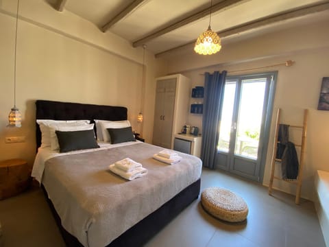 Ampelos Suites Condominio in Naxos