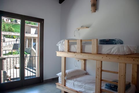 Bedroom, Mountain view, bunk bed