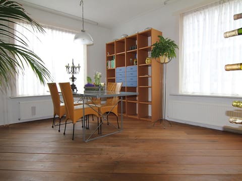 Food and drinks, Photo of the whole room, Decorative detail