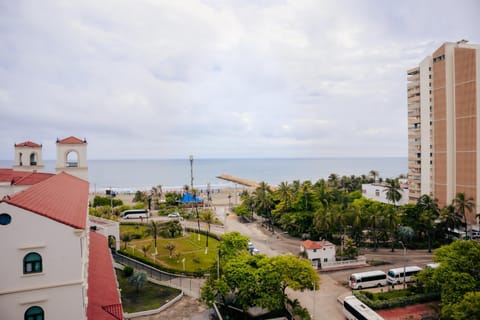 Property building, Nearby landmark, Day, Neighbourhood, Natural landscape, Bird's eye view, View (from property/room), City view, Sea view, Street view, Location, Parking