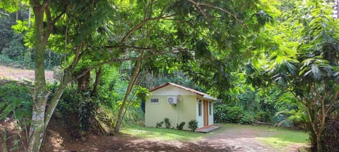 Hostal y cabinas anita-and rafting tour! Bed and Breakfast in Cartago Province, Costa Rica