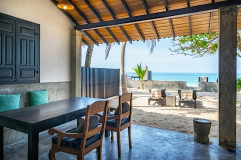 Red Parrot Beach Villa Villa in Southern Province