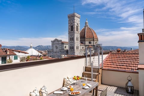 View (from property/room), Balcony/Terrace, Balcony/Terrace, Landmark view