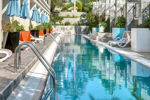 Day, Pool view, Swimming pool, sunbed