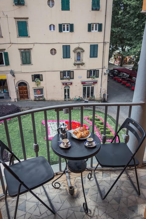 View (from property/room), Balcony/Terrace, Balcony/Terrace, Dining area