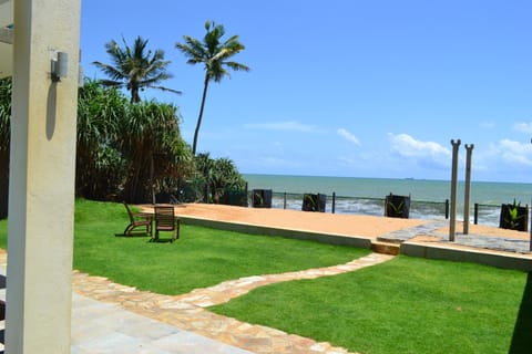 Villa Sanará Uswetakeyyawa Beach Chalet in Western Province