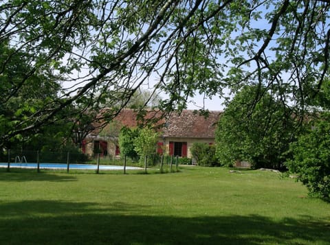 Chambres d'hôtes - Dîners - Piscine - centre-ville Bergerac 5km - Domaine de Bellevue Cottage Bed and Breakfast in Bergerac