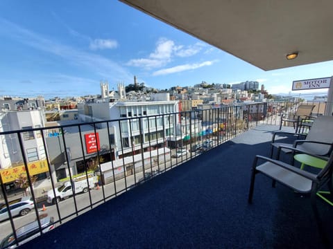 Neighbourhood, Balcony/Terrace, City view, Landmark view