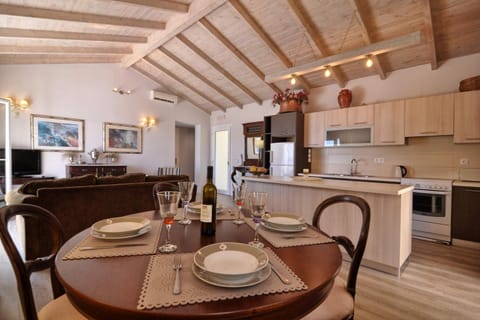 Veroniki Penthouse Deluxe Apartment Condominio in Peloponnese, Western Greece and the Ionian