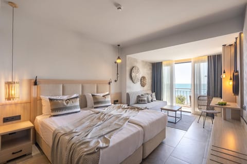 Photo of the whole room, Bedroom, Sea view