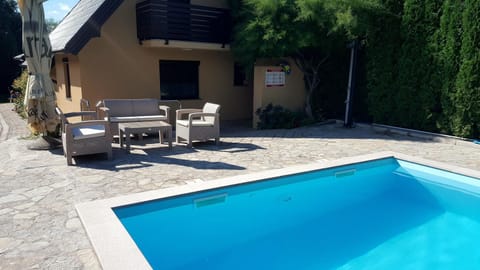 Patio, Pool view, Swimming pool