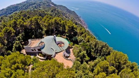 Bird's eye view, Garden view, Mountain view, Sea view