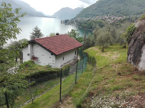 casa indipendente "IL SOLE DELLE GRIGNE" House in Bellagio