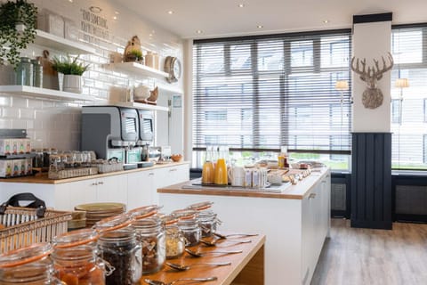 Coffee/tea facilities, Breakfast, Continental breakfast