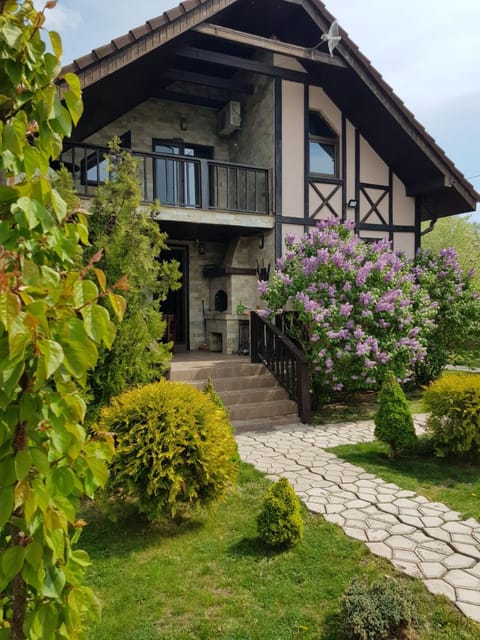 Guest House on Lesnaya Chalet in Odessa Oblast
