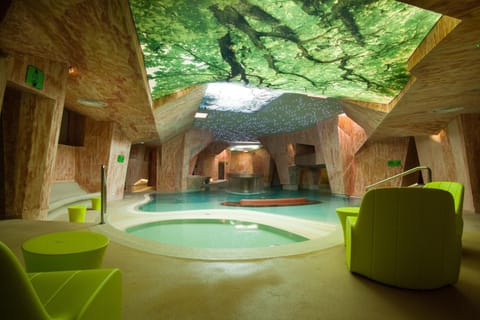 Hot Tub, Sauna, Steam room, Spa and wellness centre/facilities, Public Bath