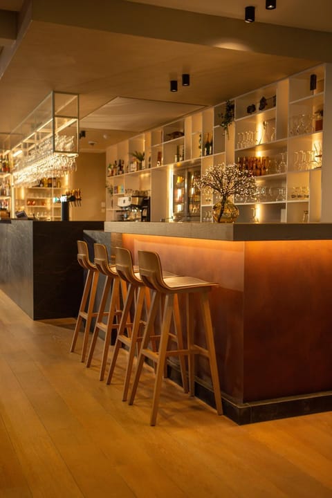 Lounge or bar, Drinks