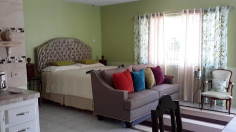 Lorenton Hideaway Bed and Breakfast in Jamaica