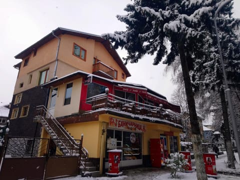 Property building, Facade/entrance, Winter