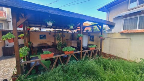 Patio, Spring, Natural landscape, Summer, Seating area