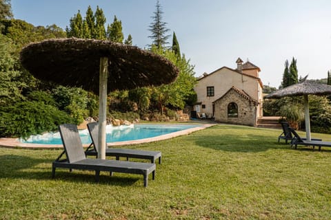 Property building, Day, Natural landscape, Garden, Garden view, Pool view, Swimming pool, sunbed
