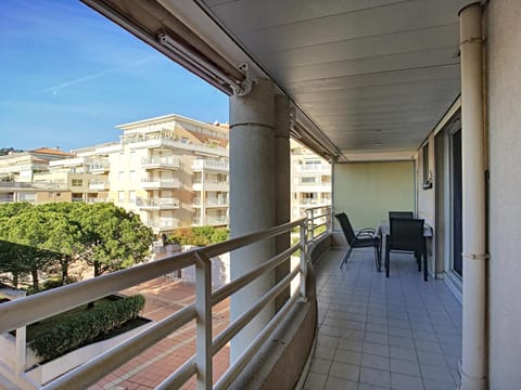 Cozy Apartment sea view Air Cond Appartamento in Antibes