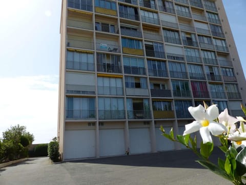 Studio cosy avec TV et cuisine équipée, bord de mer Le Lavandou - FR-1-308-34 Apartment in Le Lavandou