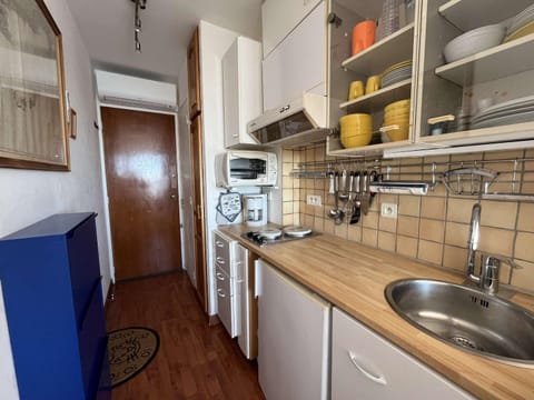 Studio Le Lavandou, 1 pièce, 2 personnes - FR-1-308-50 Apartamento in Le Lavandou