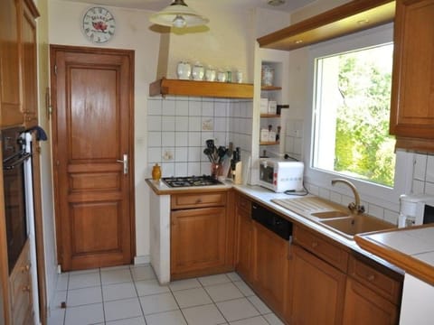 Villa 3 étoiles avec jardin, à 400m de la plage de Trestraou, Perros-Guirec, 7 pers, WiFi, parking - FR-1-368-8 House in Perros-Guirec