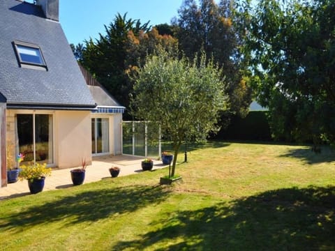 Villa 3 étoiles avec jardin, à 400m de la plage de Trestraou, Perros-Guirec, 7 pers, WiFi, parking - FR-1-368-8 House in Perros-Guirec