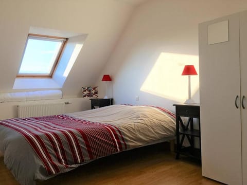 Maison bretonne rénovée, grand jardin, WIFI, à 5 min des plages et commerces - FR-1-368-4 Maison in Lannion