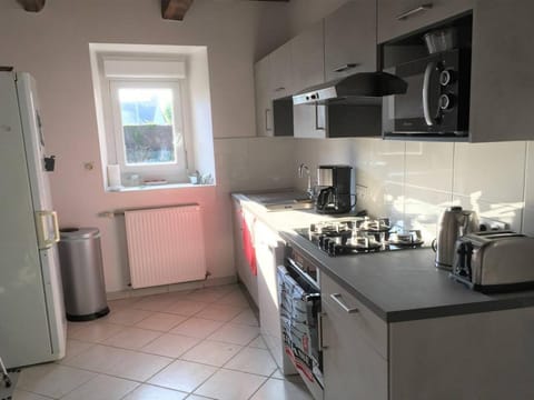 Maison bretonne rénovée, grand jardin, WIFI, à 5 min des plages et commerces - FR-1-368-4 Maison in Lannion