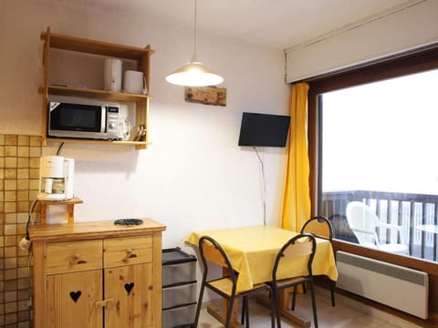 Appartement Auris, 1 pièce, 3 personnes - FR-1-297-74 Appartamento in Auris
