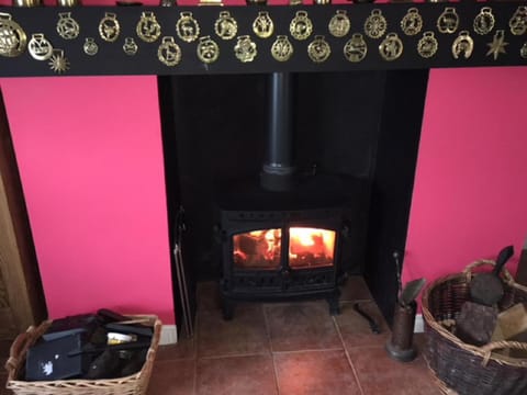 TV and multimedia, Decorative detail, Decorative detail, Seating area, flat iron