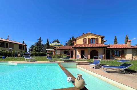Property building, Garden, Garden view, Pool view, Swimming pool