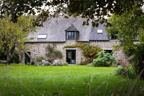 L'Hôtié de Brocéliande, au coeur des sites naturels et légendaires Bed and Breakfast in Paimpont