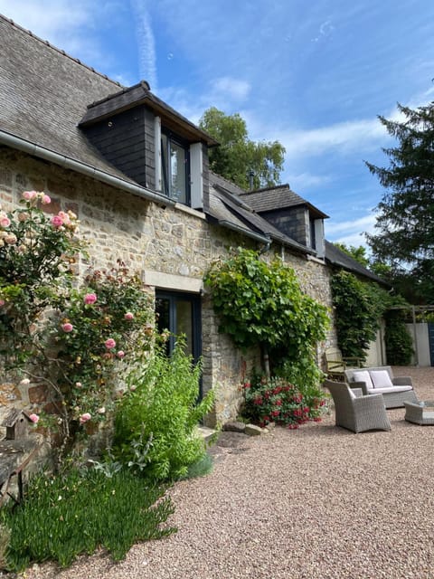 L'Hôtié de Brocéliande à Paimpont, au coeur des sites naturels et légendaires Alojamiento y desayuno in Paimpont